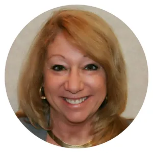 Cindi – Dental Management Director at Edgewater Endodontics in Spring Hill
